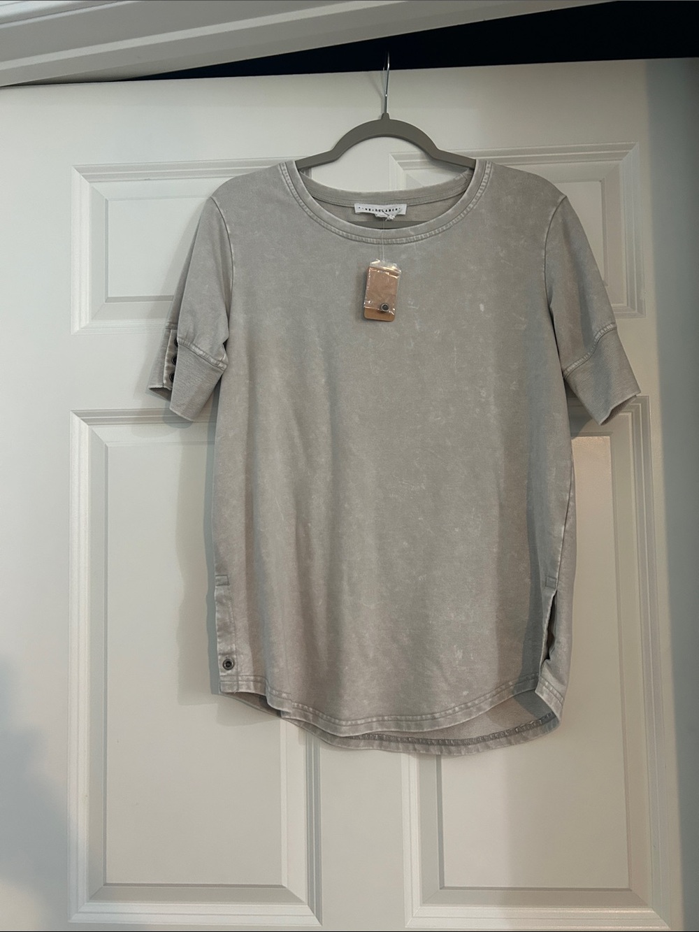 Jane and Delancey Light Gray Short-Sleeve Crewneck Tee